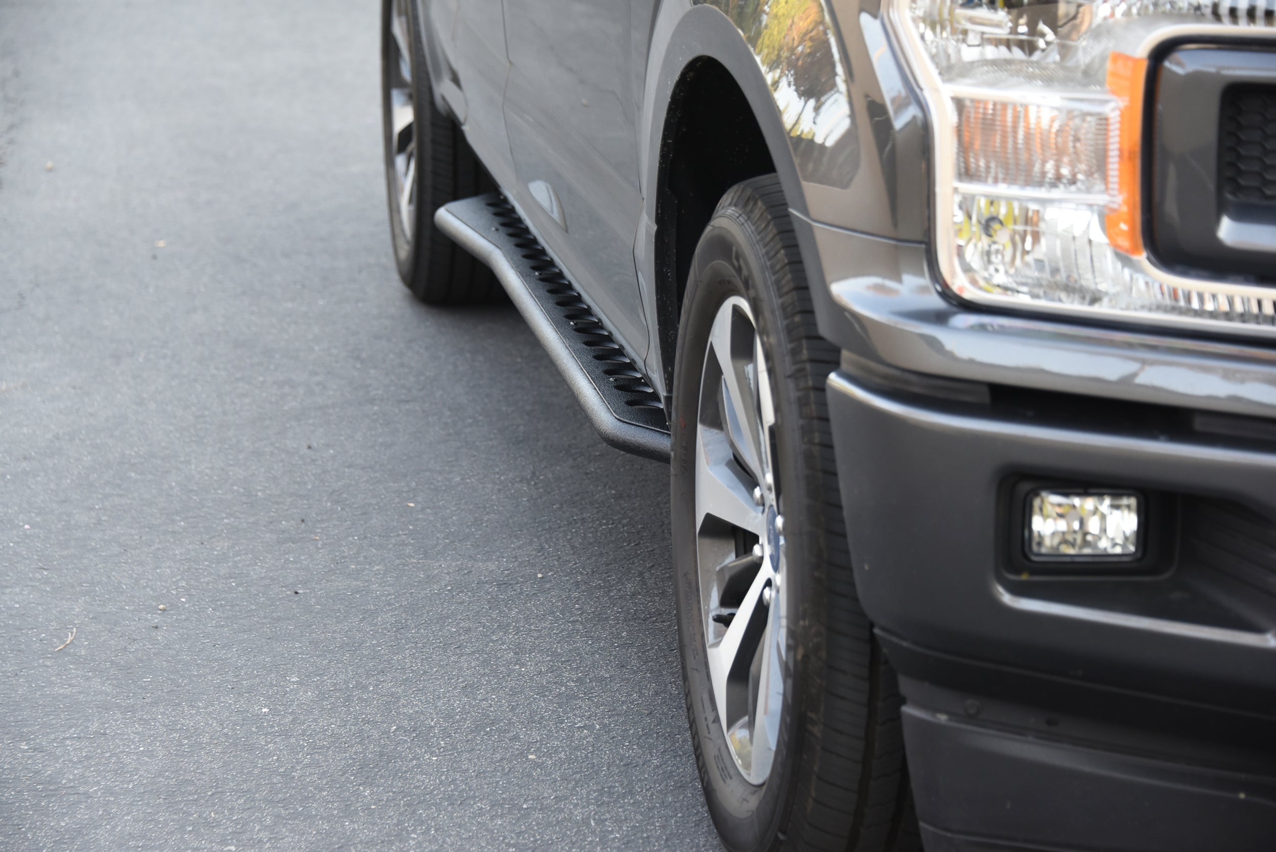 Armordillo 2007-2018 GMC Sierra 1500/2500/3500 双驾驶室 RS 系列踏板 - 纹理黑色
