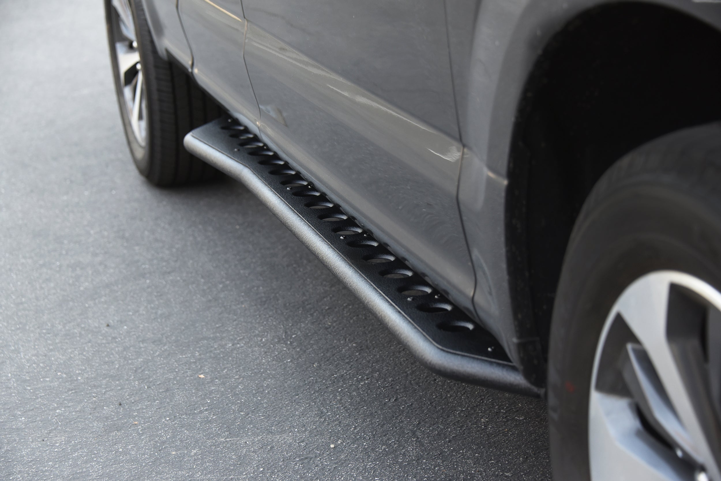 Armordillo 2015-2022 Chevy Colorado/GMC Canyon Crew Cab RS Series Running Board  - Textured Black