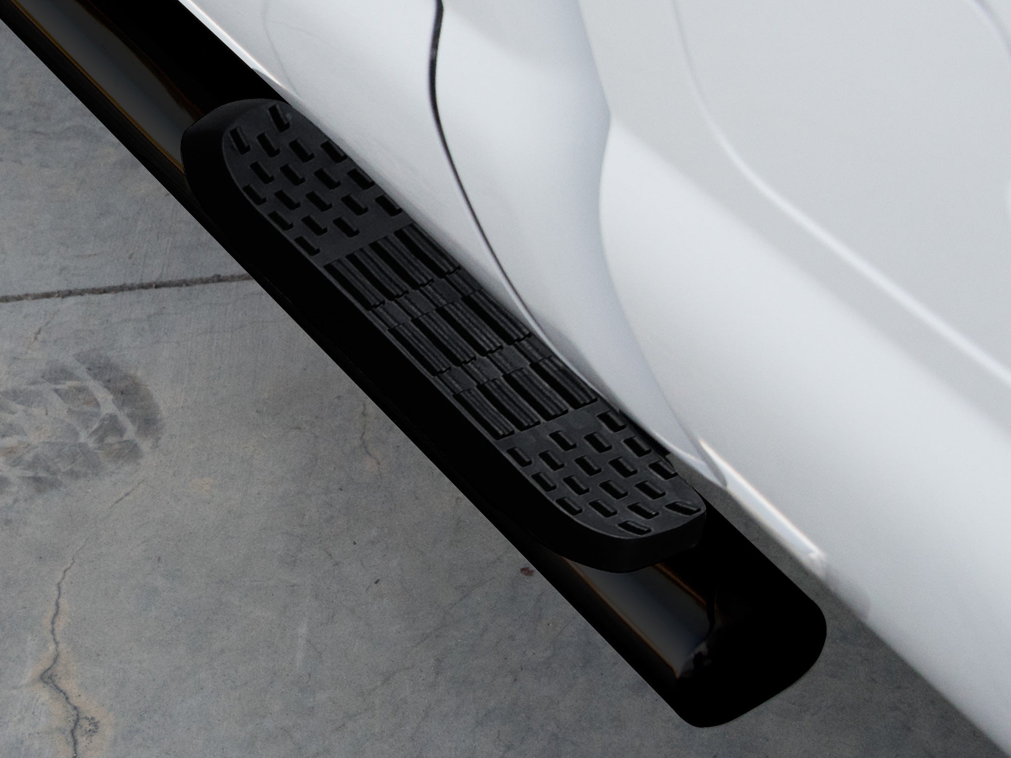 Armordillo 2005-2011 Dodge Dakota - Quad Cab 5" Oval Step Bar - Black - Armordillo USA by I3 Enterprise Inc. 