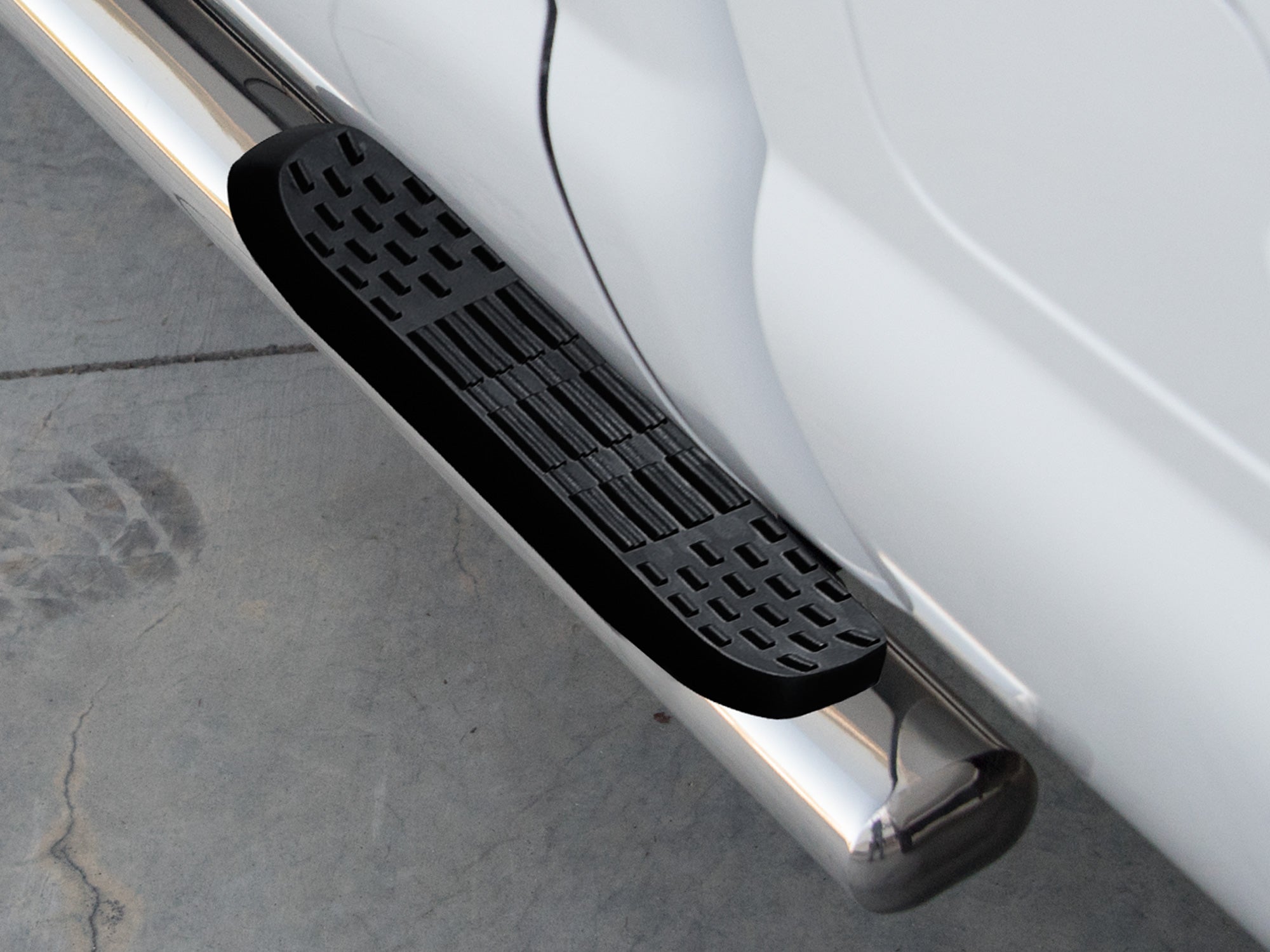 Armordillo 2007-2018 GMC Sierra - Crew Cab - Excl. Diesel Model 5" Oval Step Bar - Polished - Armordillo USA by I3 Enterprise Inc. 