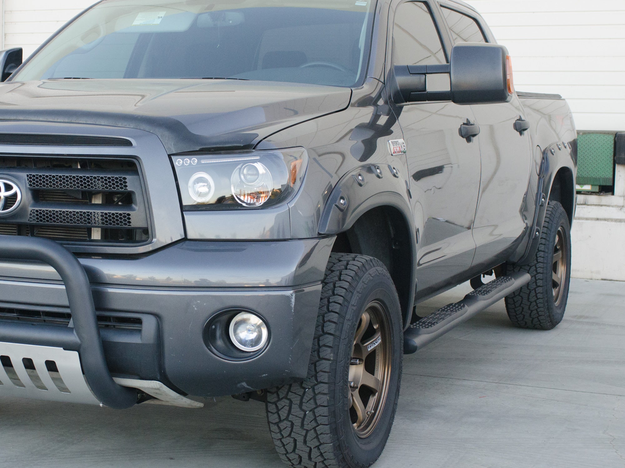 Armordillo 2004-2012 Chevy Colorado - Crew Cab 5" Oval Step Bar - Matte Black - Armordillo USA by I3 Enterprise Inc. 
