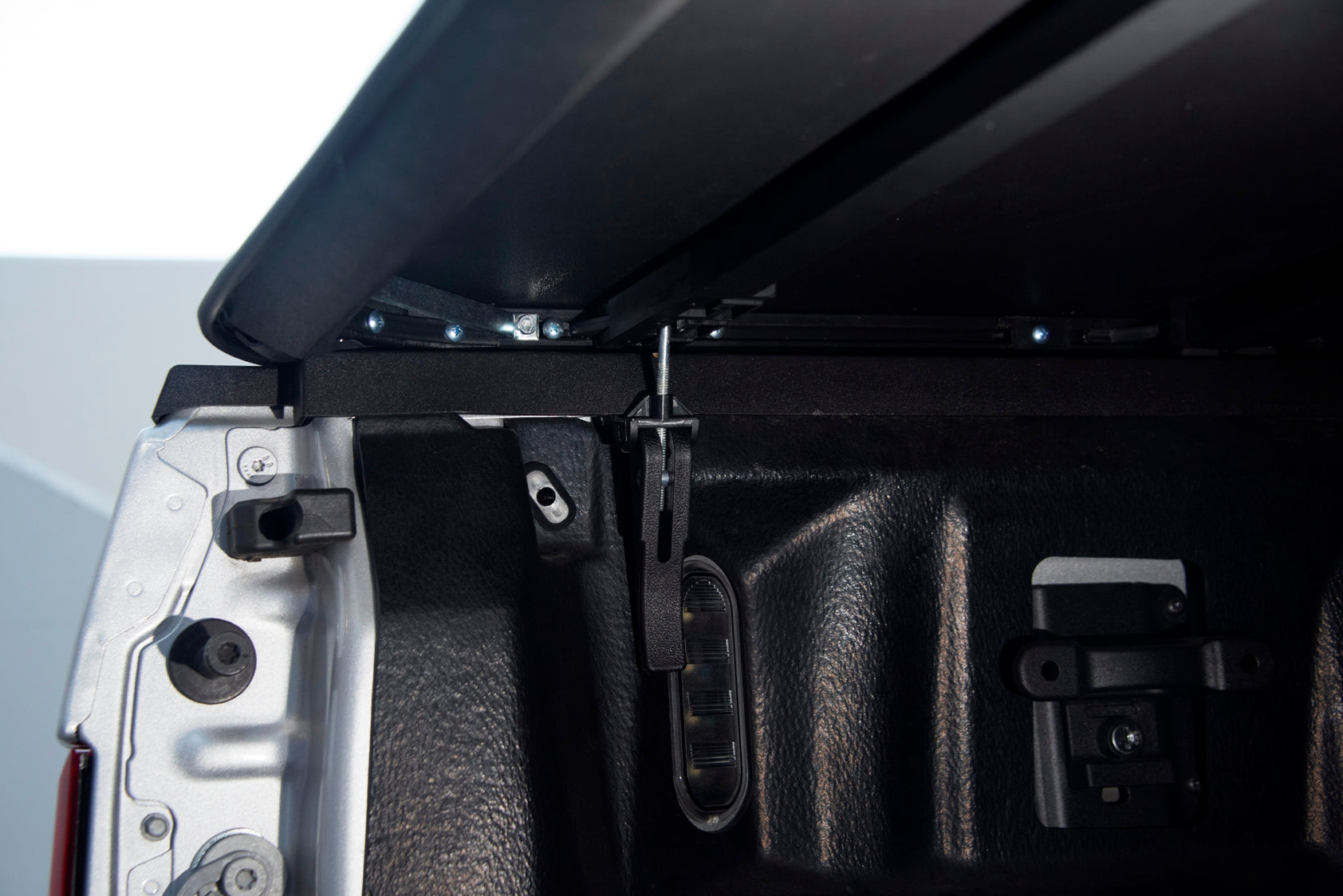 Armordillo 2001-2003 Ford F-150 CoveRex TF Series Folding Truck Bed Tonneau Cover (5.5 FT Bed) - Armordillo USA by I3 Enterprise Inc. 